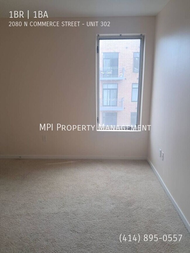 Foto del edificio - 2080 N Commerce St