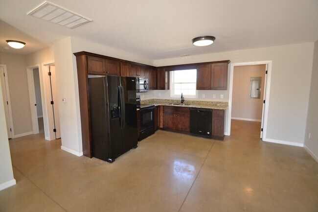 Building Photo - Great Denver location close to Hwy 150 and...