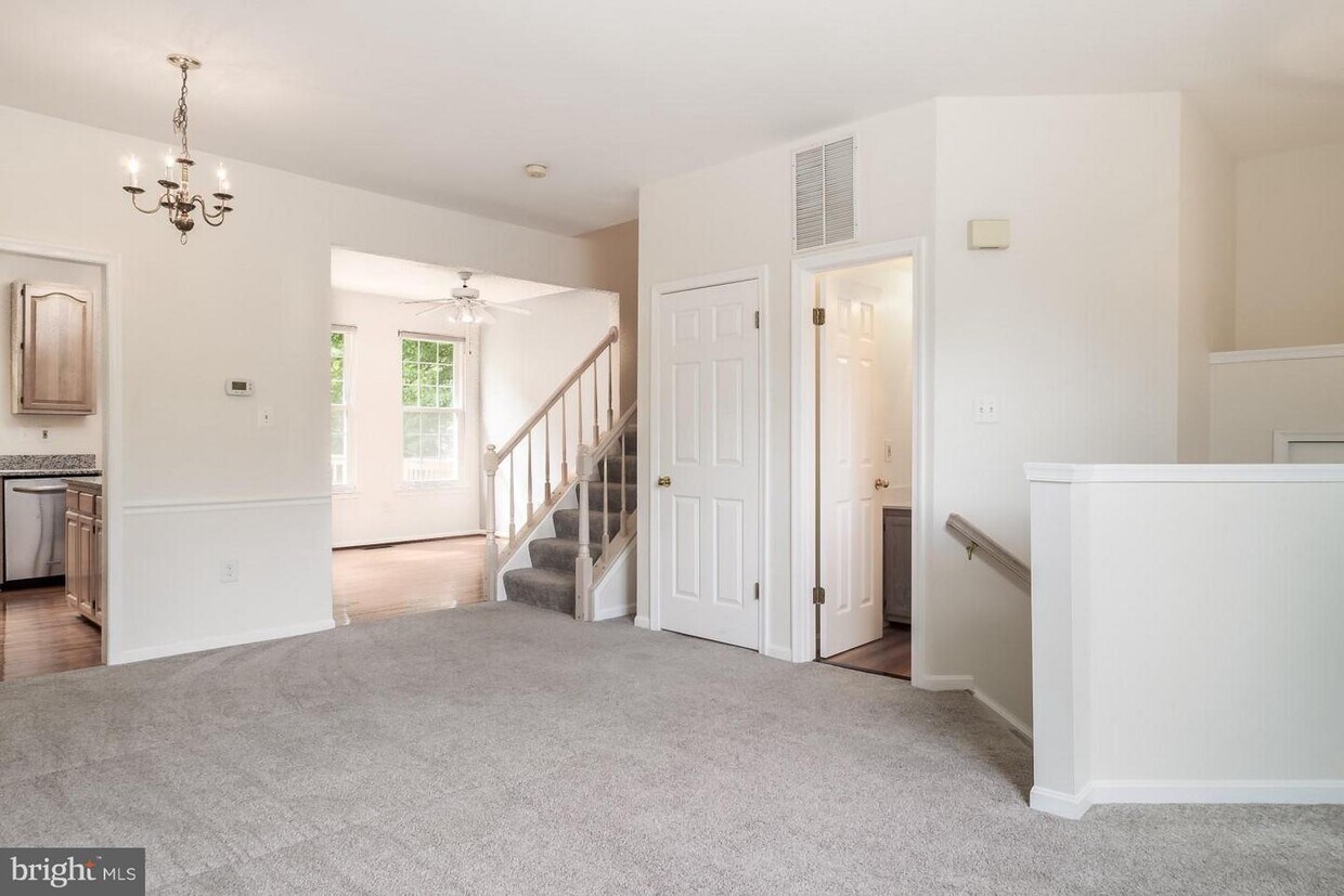 5831 Stream Pond Ct, Centreville, VA 20120 Townhome Rentals in