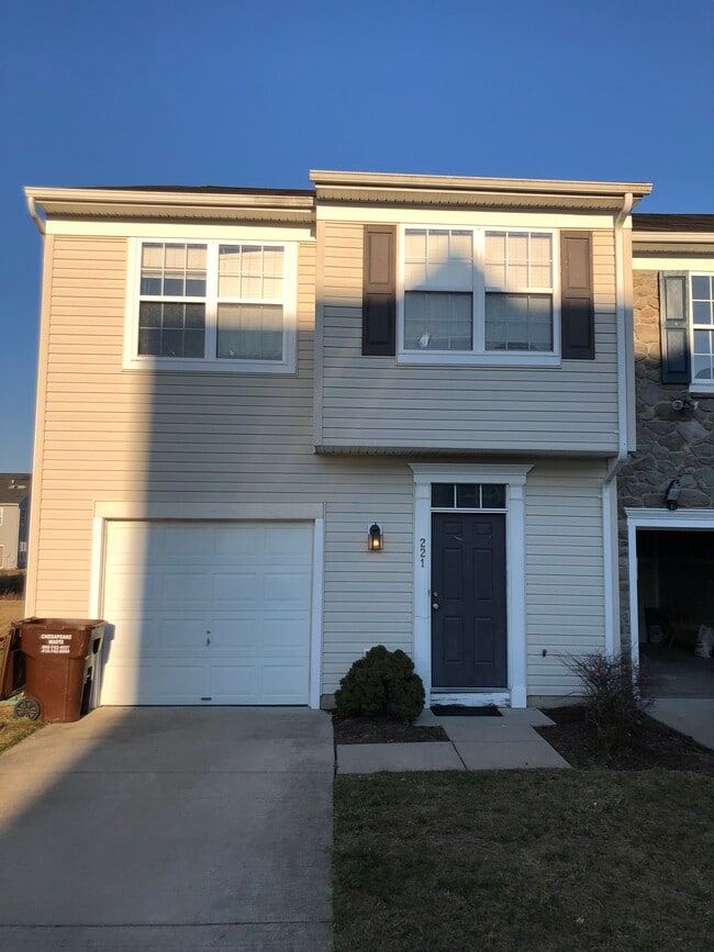 Building Photo - 221 Garrison Way Building Photo - 221 Garrison Way