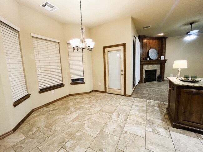 Foto del edificio - 14812 Brent Cir