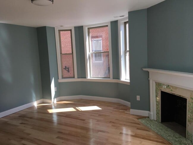 Building Photo - 2938 St Paul St