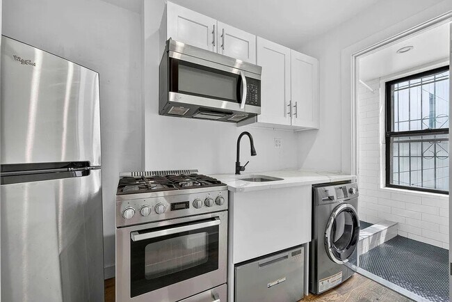 Foto del edificio - 406 W 39th St