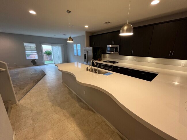 Cocina - 401 Ambitious St