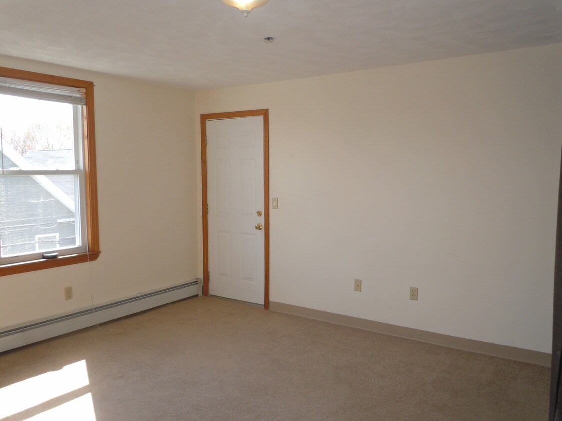 Primary Photo - 145 Pearl St