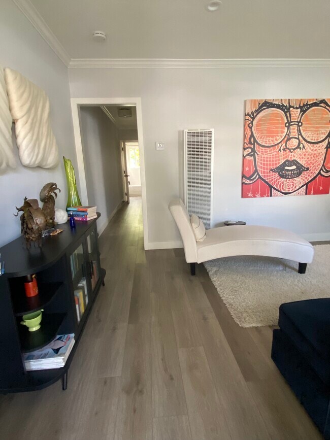 Sala de estar - 1522 Princeton St