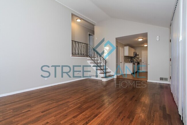 Building Photo - REDUCED!