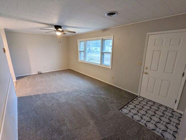 Building Photo - Charming 4-Bedroom Ranch with Modern Updat...