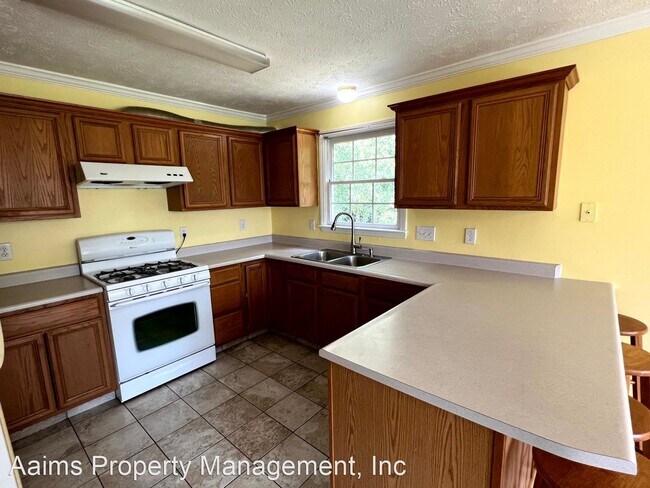 Building Photo - 3 br, 2 bath House - 5838 Bear Creek Circle