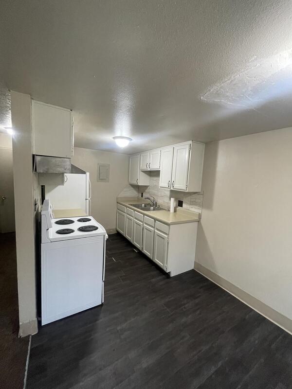 Building Photo - 1085 N 150 W