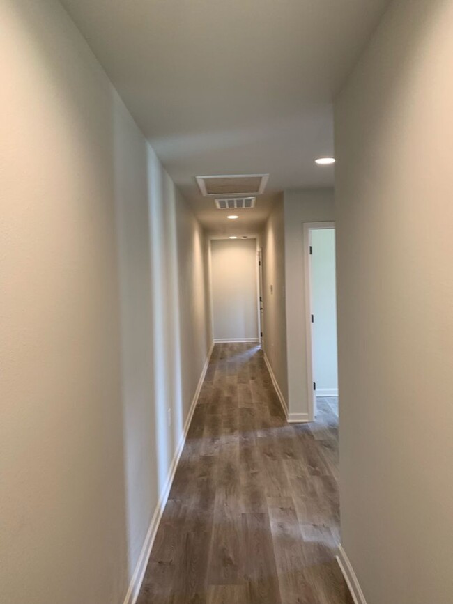 Building Photo - ckb0538