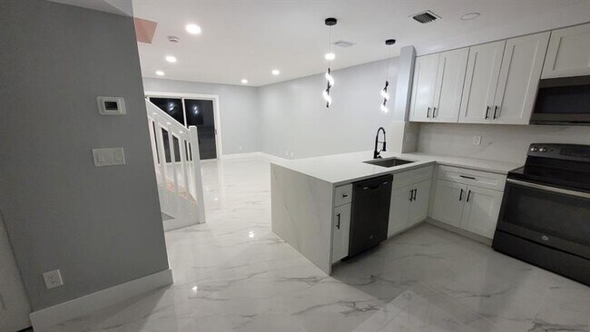 Foto del edificio - 20873 NW 3rd Ln