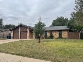 Building Photo - 316 Oklahoma St
