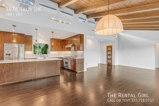 Building Photo - 3476 Troy Dr