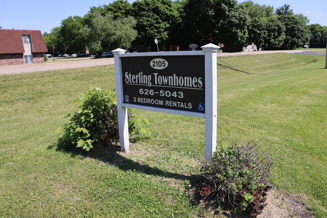 Foto del edificio - Sterling Townhomes