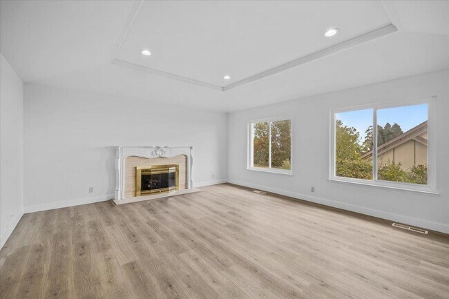 Building Photo - 2585 Butternut Dr
