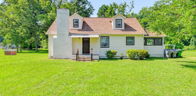 Foto del edificio - Room in Single Family Home on Austin Dr