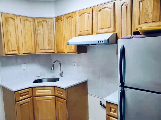Foto del edificio - 1755 W 8th St