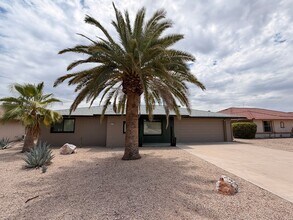 Building Photo - 13139 W Seville Dr