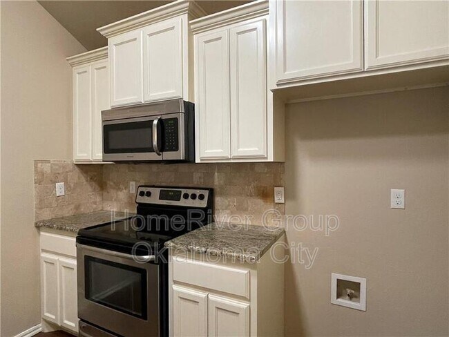 Building Photo - 1721 Everglade Ct