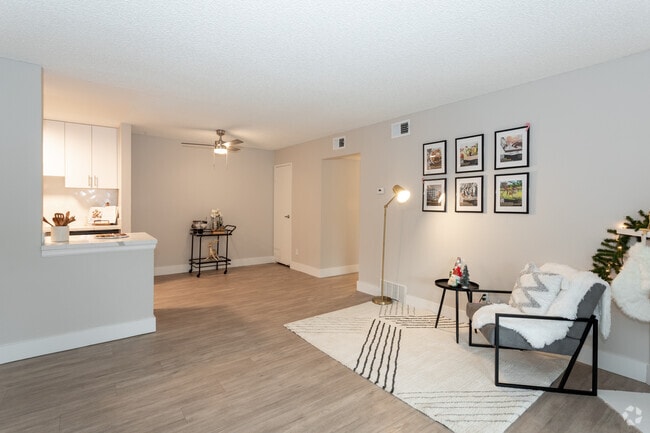 Interior Photo - 39 North