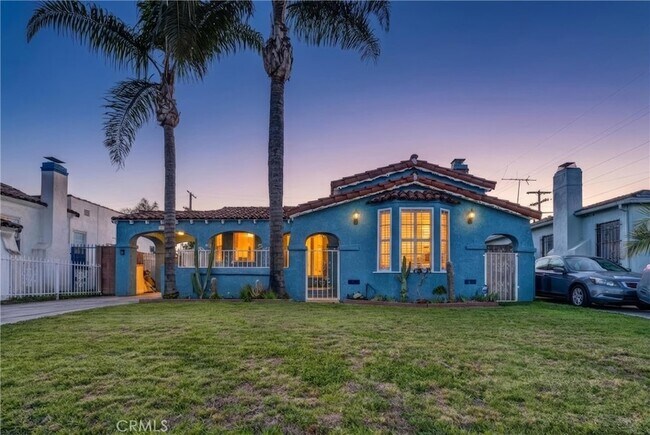 Foto del edificio - 9807 S Denker Ave