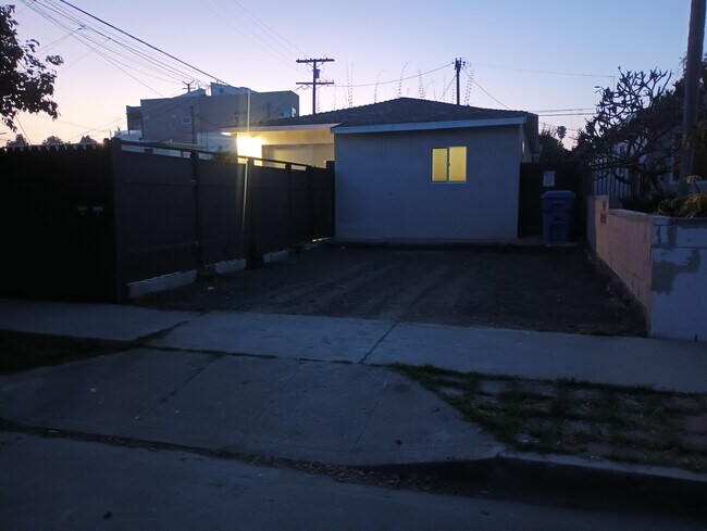 Foto del edificio - 12333 Allin St