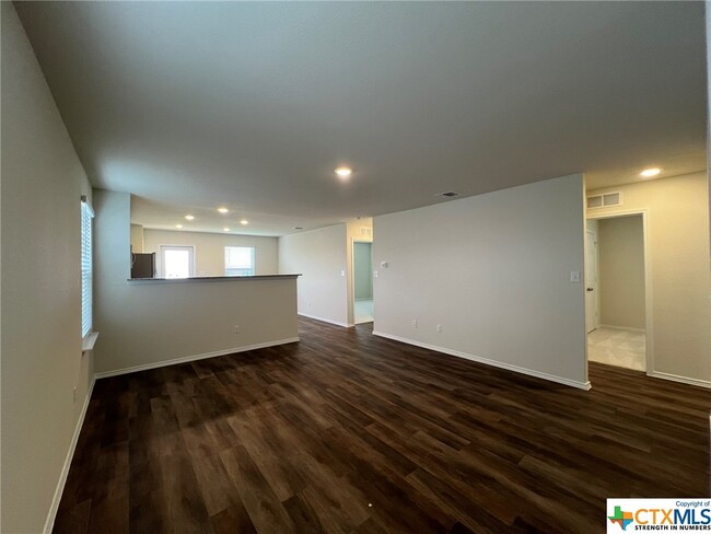 Building Photo - 760 Heartseed Ave
