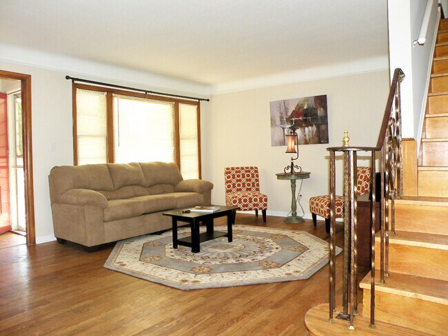 Foto del edificio - 3255 Euclid Heights Blvd