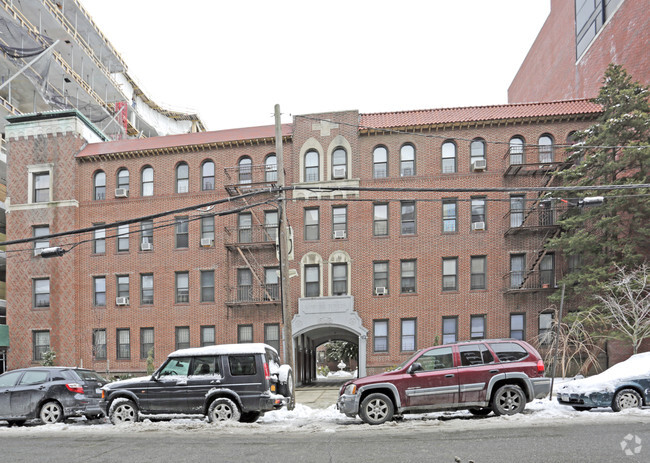 Building Photo - Sanford Towers