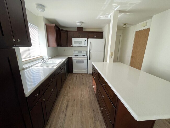 Foto del edificio - Updated 2 Bedroom, 1.5 Bath Apartment!