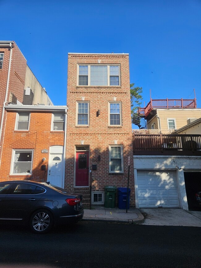Building Photo - 709 Van Lill St