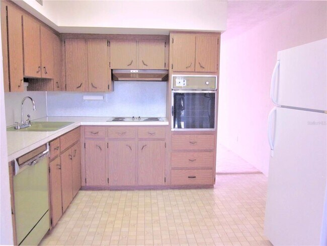 Building Photo - 2430 Brazilia Dr