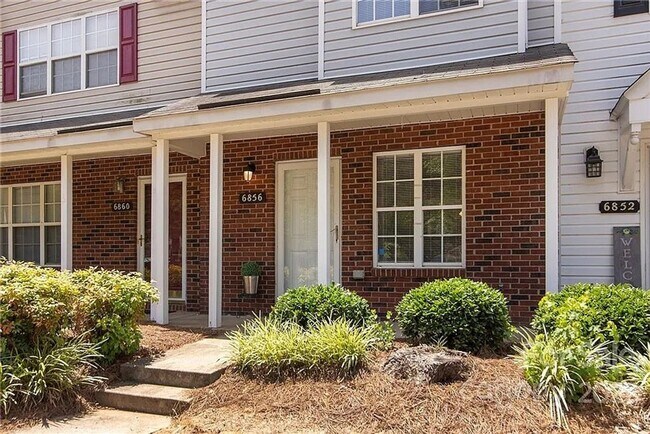 Building Photo - Charming 2BR Townhome in Charlotte
