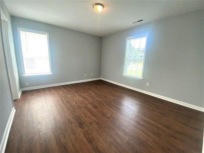 Foto del edificio - 4661 Murray Rd