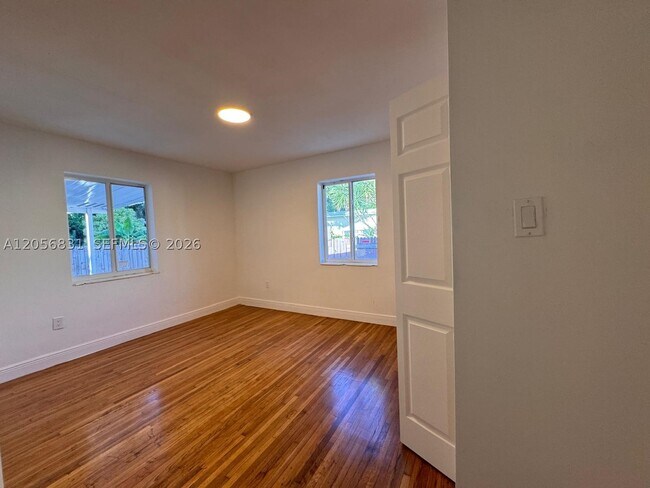 Foto del edificio - 2803 SW 26th St
