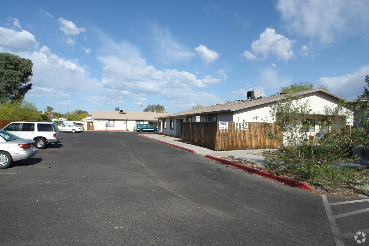 Building Photo - 2638 N Los Altos Ave