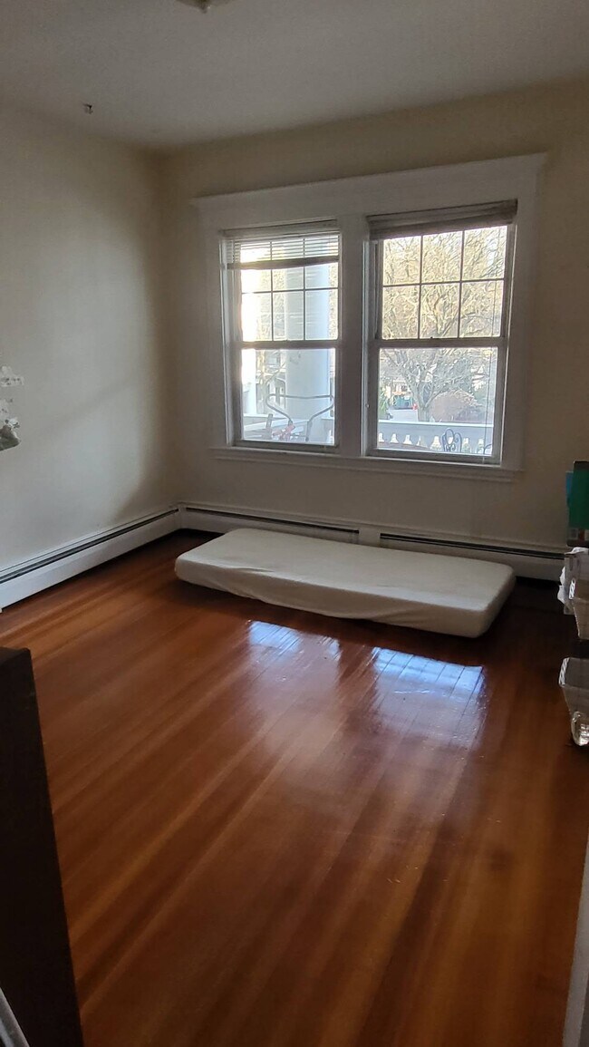 136 Middlesex Rd Unit 2, Newton, MA 02467 Condo for Rent in Newton, MA