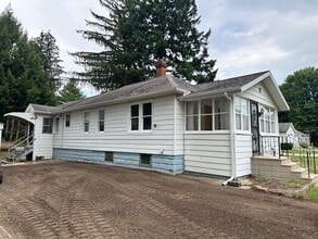 Building Photo - 400 W High St