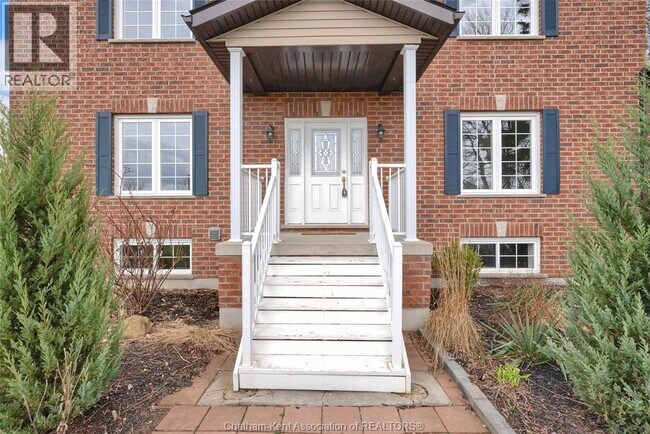 Photo du bâtiment - 140 Main St W