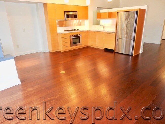 Building Photo - 8th floor 1-bedroom open-concept condo wit...