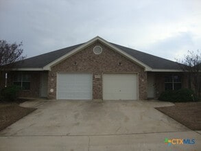 Building Photo - 4606 John David Dr