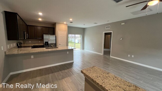 Building Photo - 3 br, 2 bath House - 426 Tuloma Ave SW