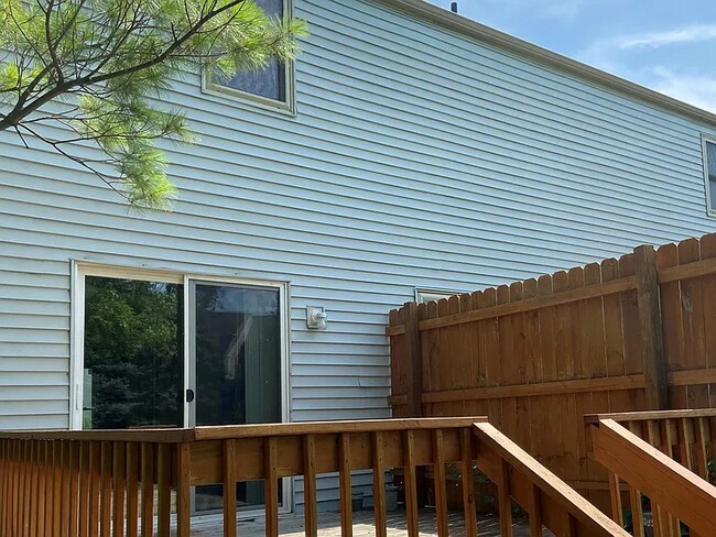 Foto del edificio - 5629 Longbow Ln