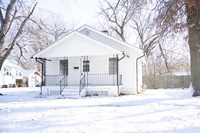 Building Photo - 1350 S Lulu St