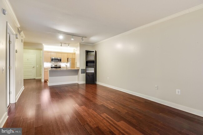 Building Photo - 616 E Street NW Unit 601