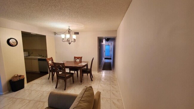 Foto del edificio - 3401 Bimini Ln