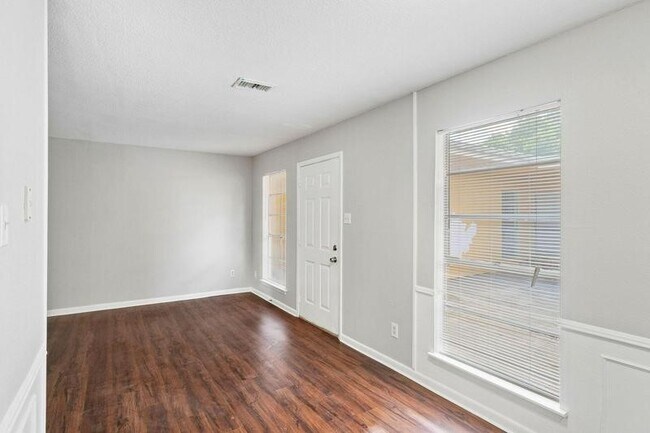 Foto del edificio - 932 7th Ave N