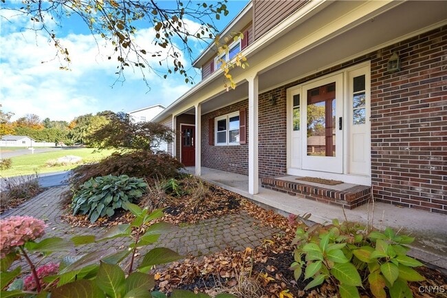 Building Photo - 8178 Old Sunridge Dr