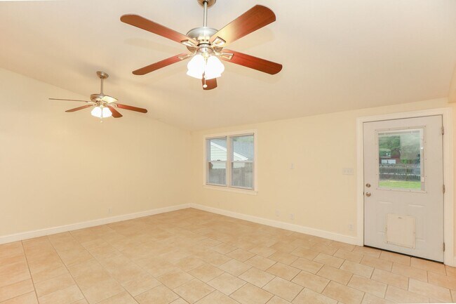 Foto del edificio - Gorgeous home rental in Virginia Beach!
